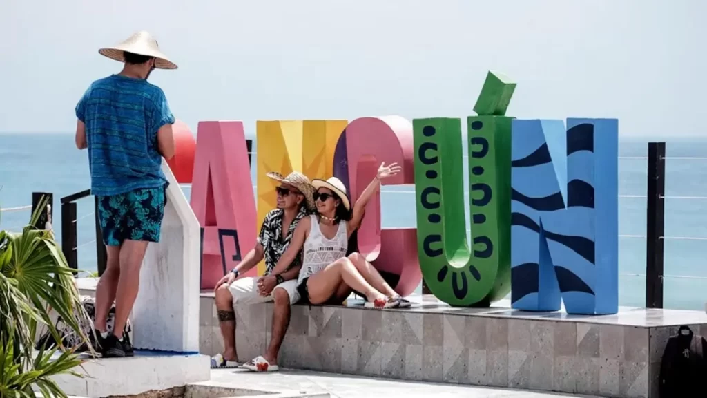 Turistas colombianos